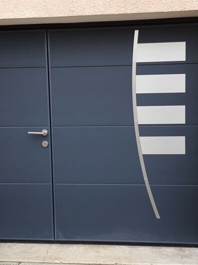 Rénovation d'une porte de garage basculante Wedoor à Balaruc les Bains