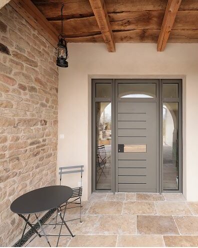 Rénovation d'une porte d'entrée  à Villeneuve les Maguelones