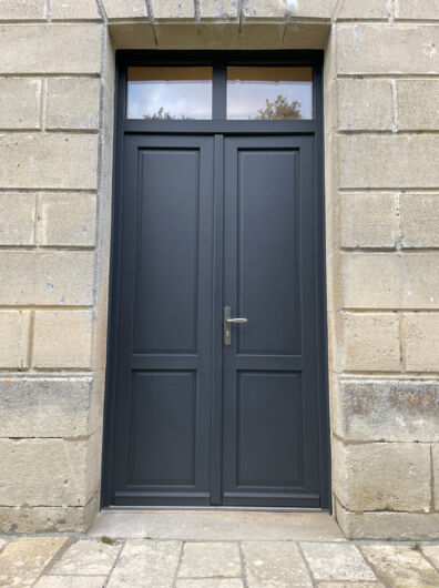 Installation d'une porte d'entrée à Jacou