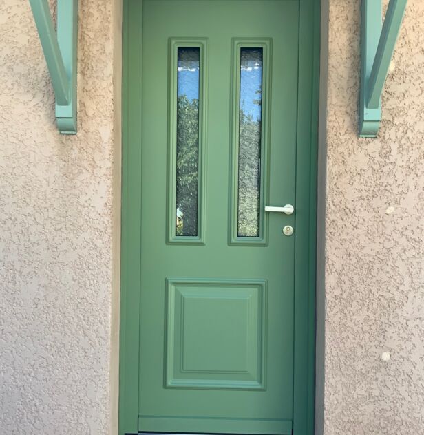 Rénovation d'une porte d'entrée en aluminium à Vendargues